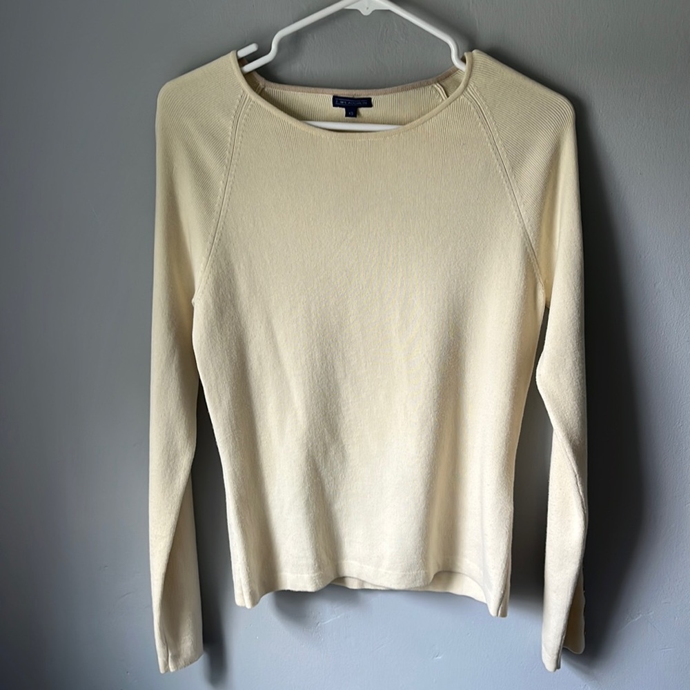 Long sleeve, thick sweater like material